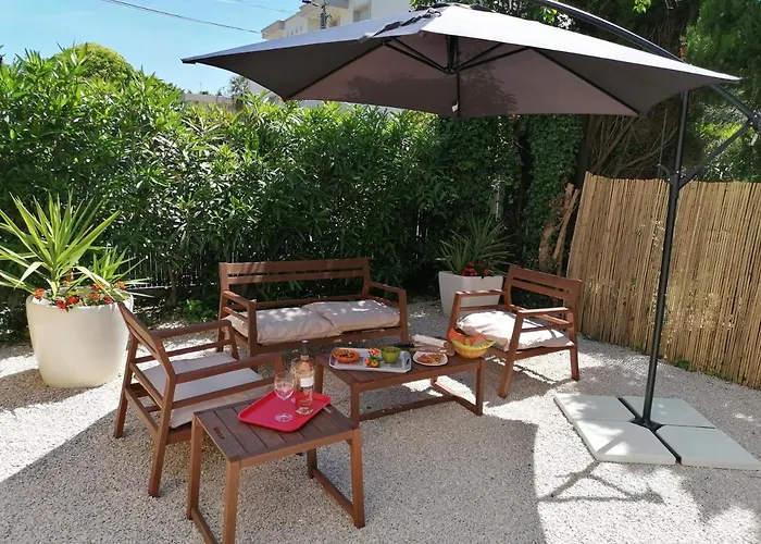 3 Min A Pieds & 200 M De La Grande Plage Des Lecques - Terrasse Et Jardin - Fabuleux T2 - Carre D\'Or