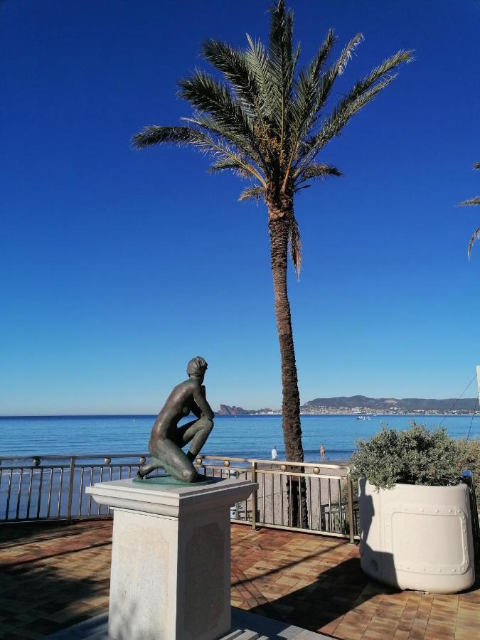 3 Min A Pieds & 200 M De La Grande Des Lecques - Terrasse Et Jardin - Fabuleux T2 - Carre D'or