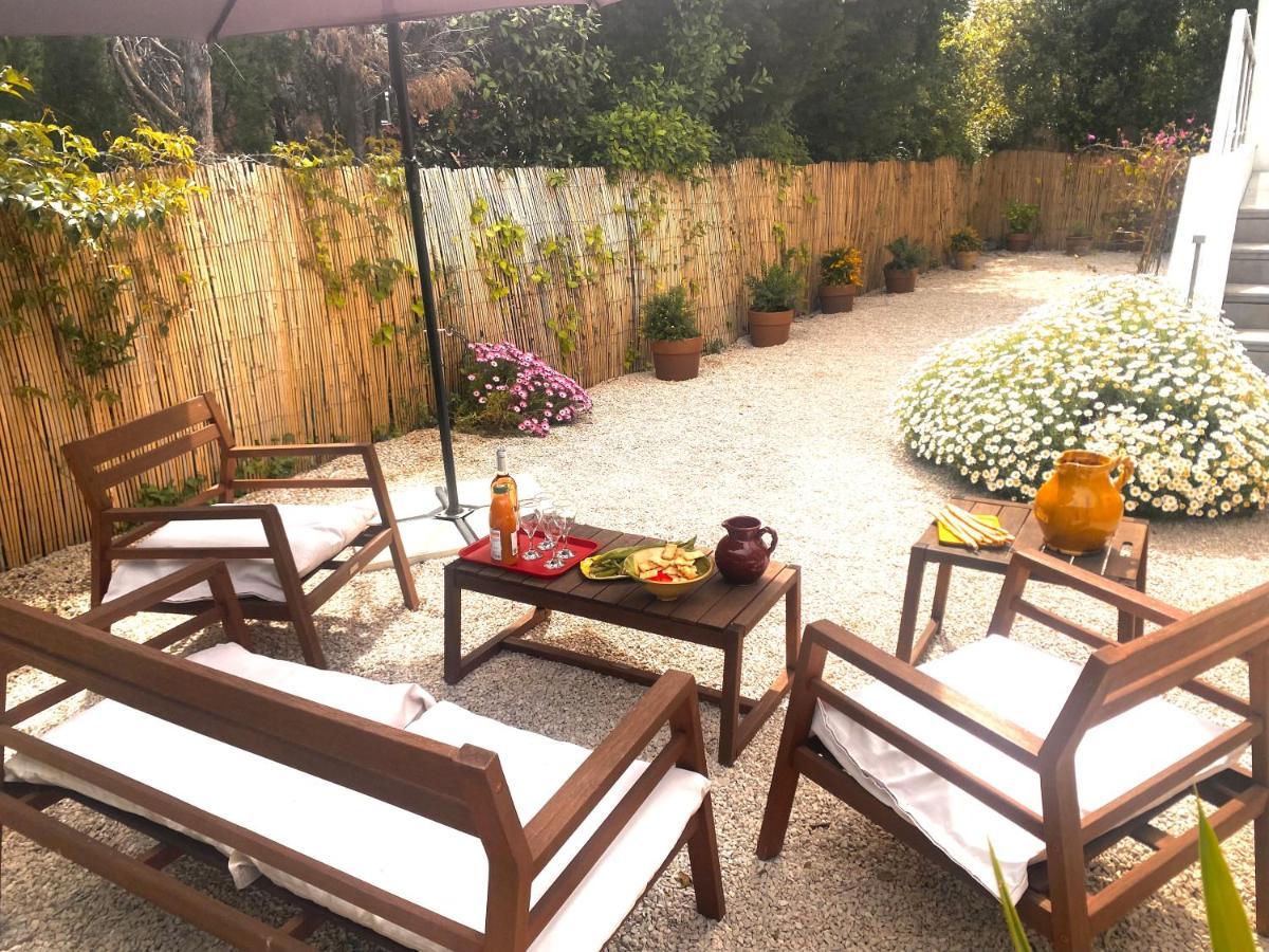 3 Min A Pieds & 200 M De La Grande Des Lecques - Terrasse Et Jardin - Fabuleux T2 - Carre D'or